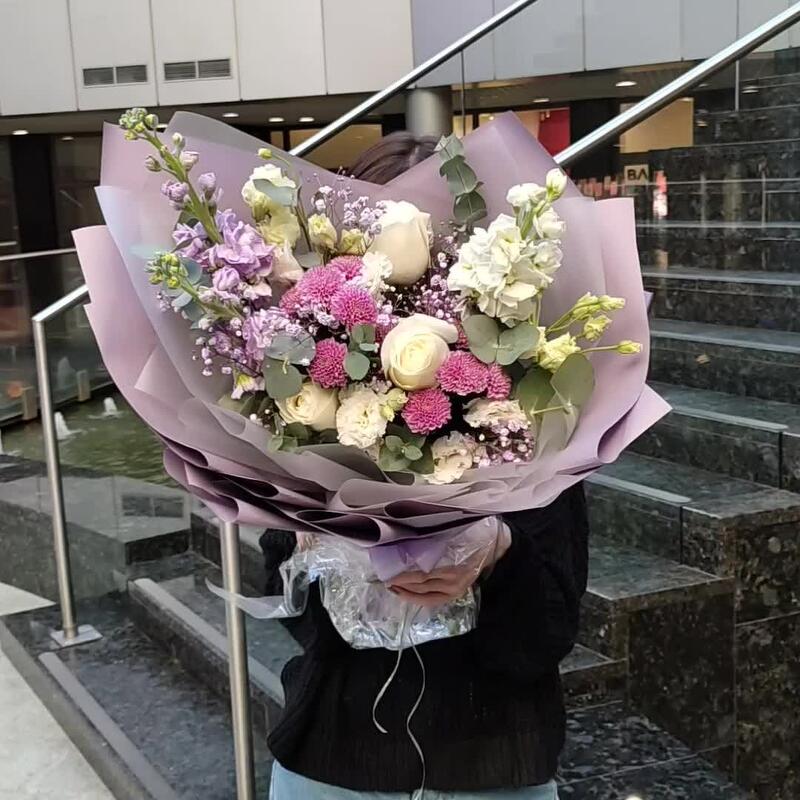 хризантемы и лизиантус хризантемы и лизиантус